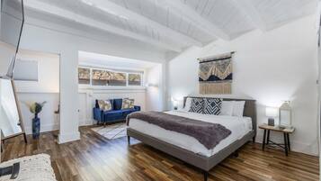 2 habitaciones, tabla de planchar con plancha, cuna de viaje y wifi