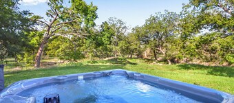 Pecan Tree House at Happiness Ranch | Rustic Charm with Modern Furnishings