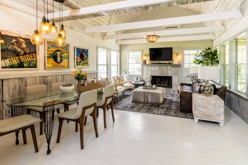 Pecan Tree House at Happiness Ranch | Rustic Charm with Modern Furnishings