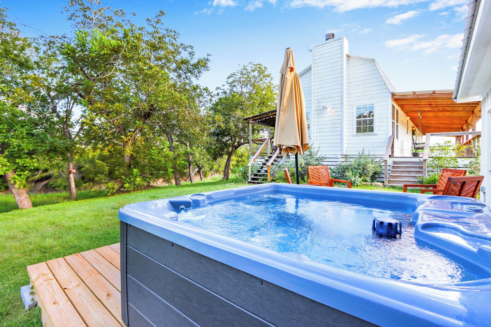 Bañera de hidromasaje al aire libre