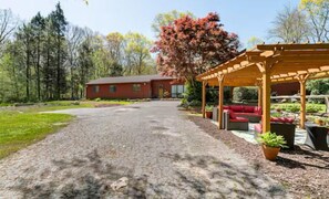 Exterior - BnB “GetAway” 600sf studio Wooded, Trails, UConn, quiet, Clean 5⭐️ Coventry 3 pp (Coventry)