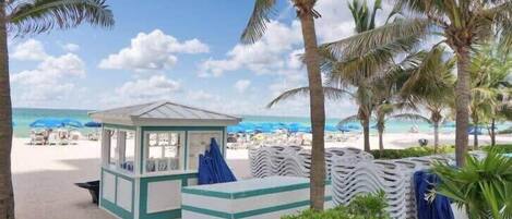 ビーチの近く、ビーチタオル