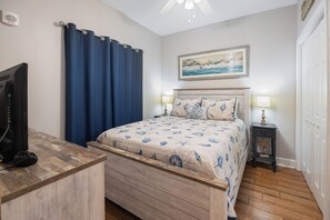 1 bedroom, iron/ironing board, free WiFi, bed sheets - Waterfront Listing In Beautiful Harbour Pointe! Gulf View, Too! (Pensacola)