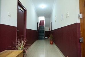 Interior entrance - Hotel Stay Shine (Mysore)