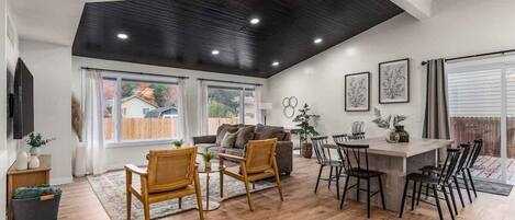 تلفزيون، مكتب