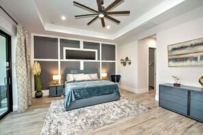 4 bedrooms, iron/ironing board, WiFi, bed sheets