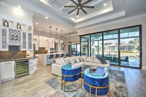 Televisión, chimenea y oficina 