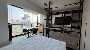 Iron/ironing board, internet, bed sheets