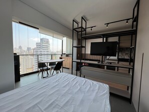 Strykejern/-brett, internettilgang og sengetøy