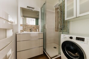 Hair dryer, towels