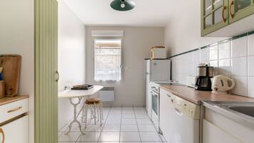 Réfrigérateur, micro-ondes, four, lave-vaisselle