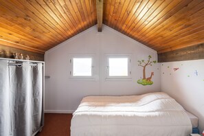 4 bedrooms, iron/ironing board, free WiFi - Chalet des Eglantines (Les Angles)