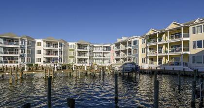 Nauti Girl - Sunset Bay Villa 310 - Waterfront, Pool, Boat Slip, Dog Friendly!