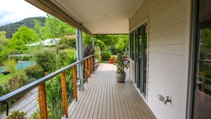 Terrace/patio - VALLEY VISTA  - Stunning views of Bright (Bright)