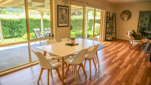 Dining - MOUNTAIN THYME - pet friendly comfort (Bright)