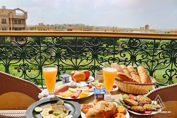 Desayuno típico de la región gratuito y diario