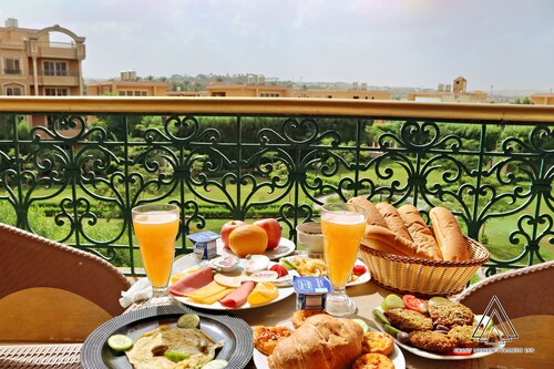 Grand Museum Pyramids Inn