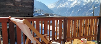 Apartment with a dream view of the panorama of the four-thousand-meter peaks