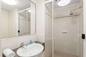 浴缸、風筒、提供毛巾