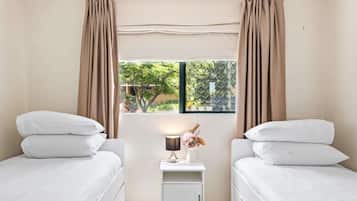 2 bedrooms, iron/ironing board, WiFi, bed sheets