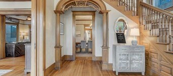 Crescent Mansion! Walk DT, Golf, BBQ