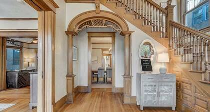 Crescent Mansion! Walk DT, Golf, BBQ