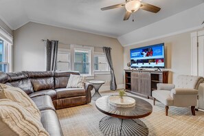 Télévision, cheminée