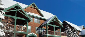 Ski-in/out, pet/kid-friendly, slope side townhouse