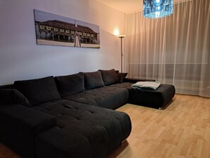 TV connectée, jeux vidéo, livres