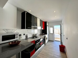 Fridge, microwave, oven, coffee/tea maker - ALBUFEIRA DOWNTOWN WITH POOL by HOMING (Albufeira)