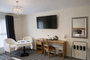 Iron/ironing board, travel crib, free WiFi - The Hedges Hotel (Ballymoney)