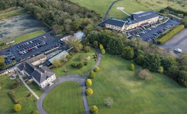 Double Room, Accessible | Iron/ironing board, travel crib, free WiFi - The Hedges Hotel (Ballymoney)