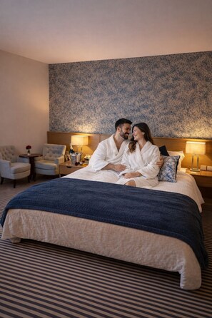 Iron/ironing board, travel crib, free WiFi - The Hedges Hotel (Ballymoney)