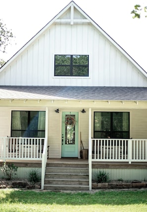 Exterior detail - The Lucky Penny Farmhouse on the LBJ Grasslands (Alvord)