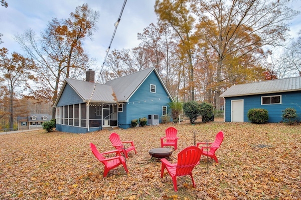 Estill Springs Vacation Rental | 2BR | 2BA | Steps Required | 1,700 Sq Ft