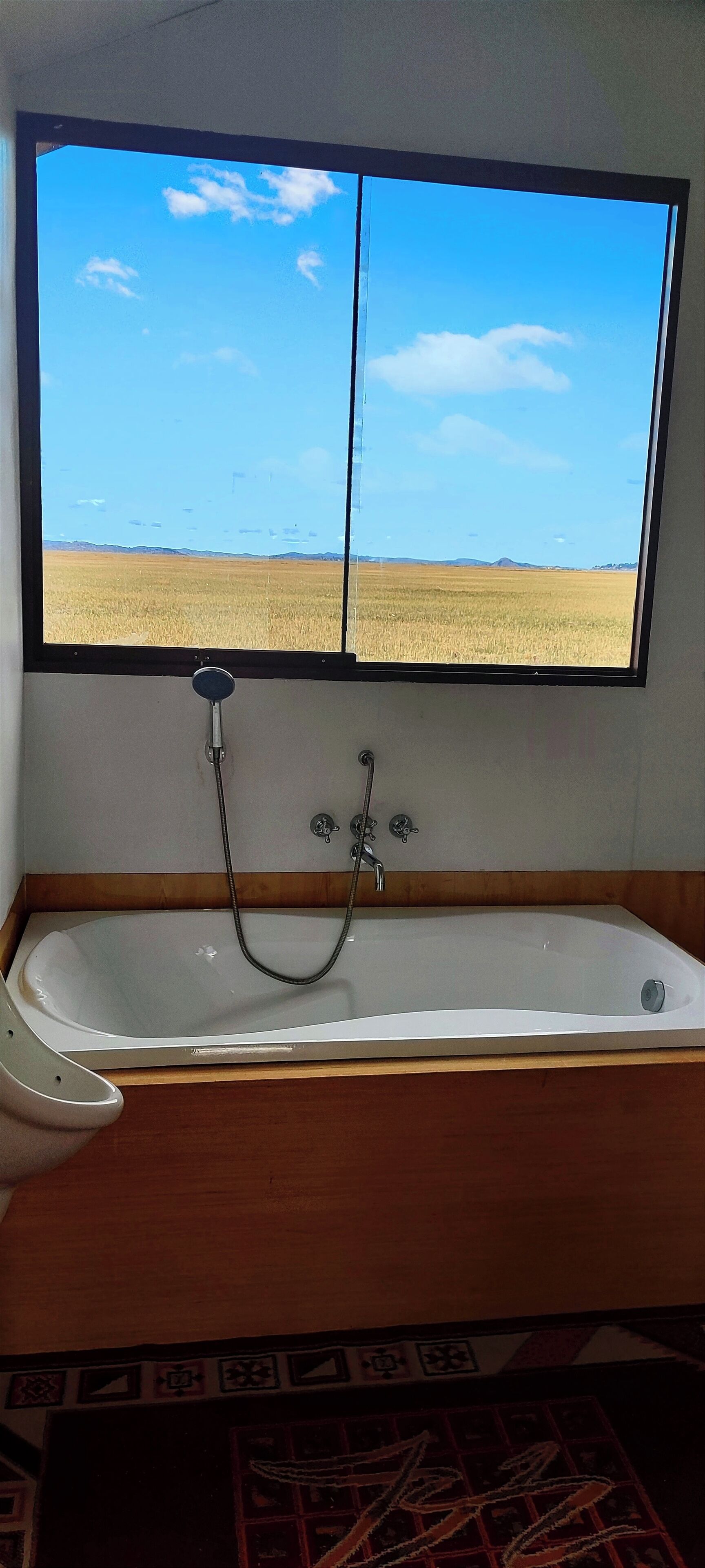 Panoramic Room | Bathroom | Towels, toilet paper