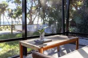 Outdoor dining - Waterfront Bungalow, Indy River House (Fort Pierce)