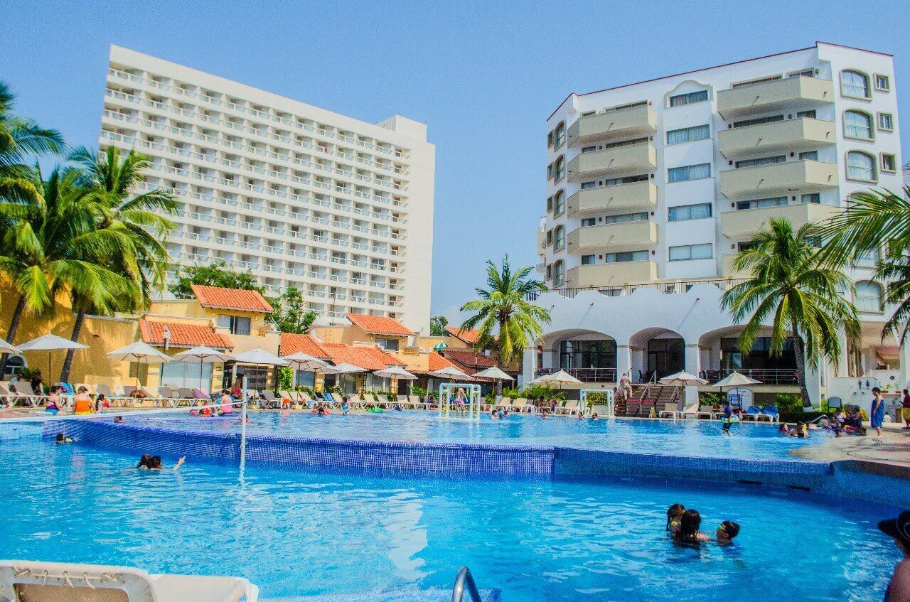 2 piscinas al aire libre (de 08:00 a 19:00), sombrillas