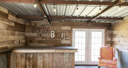 The Bethany Lodge - Quaint home in the country