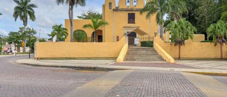 المنشأة من الخارج