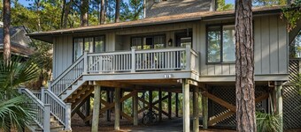 Pet Friendly, Walk to beach, pool and community dock and more!