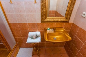 Shower - Studio golden (Hlavní mesto Praha)