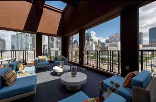 Cozy Condo -Downtown -Free Parking