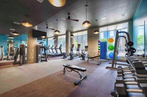 Fitness facility - Cozy Condo -Downtown -Free Parking (Houston)