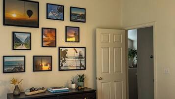 2 makuuhuonetta, silitysrauta/-lauta, vauvan matkasänky, Wi-Fi