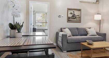 Outpost: Town Square Lodge 7 - Close to Town Square!