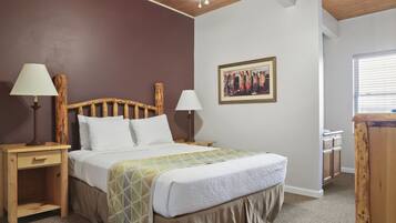 2 bedrooms, desk, iron/ironing board, WiFi