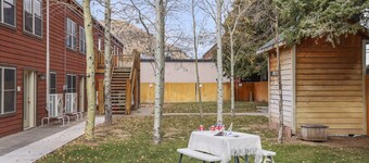 Outpost: Town Square Lodge 12 - Close to Town Square