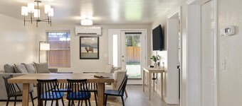 Outpost: Town Square Lodge 2 - Close to Town