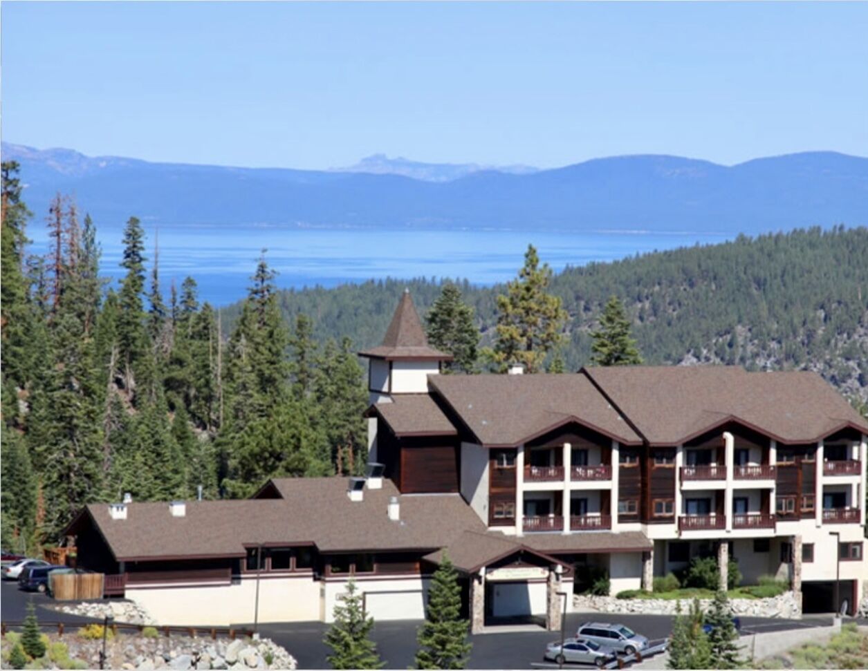 Majestic South Lake Tahoe condo! At the base of North Heavenly lift! Rockwood B.